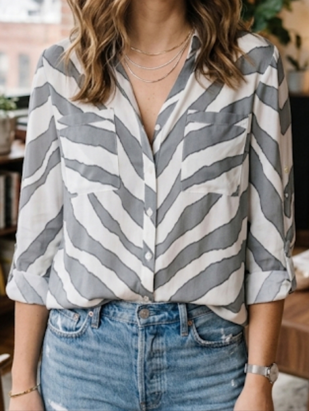 Express Portofino White & Gray Zebra Stripe Button-Up Blouse Size XS TP